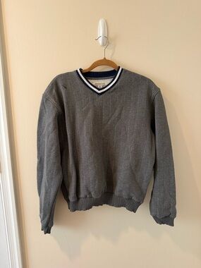 Classic V-Neck Gray Sweatshirt with Contrast Trim